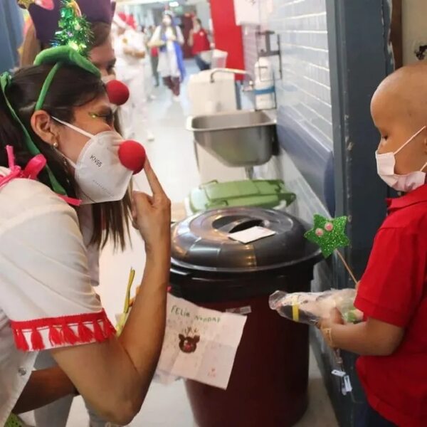 Los Reyes de blanco llevan ilusión a los hospitales - Nacionales - ABC Color