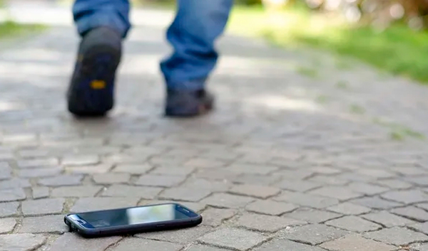 Diario HOY | Imputan a dos hombres por hurto y reducción de un celular
