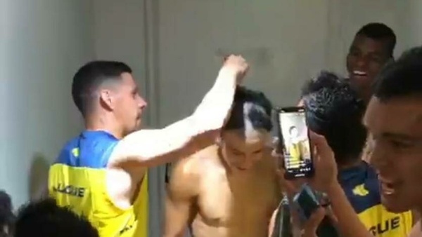 [VIDEO] En Luqueño también hubo "bautismo" a los juveniles que llegaron a Primera