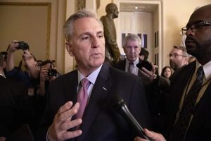 McCarthy, rehén del “trumpismo”, dos años después del asalto al Capitolio - Mundo - ABC Color