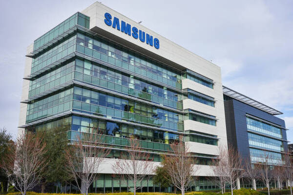 Samsung prevé una caída de su ganancia operativa del 69% en octubre-diciembre - Revista PLUS