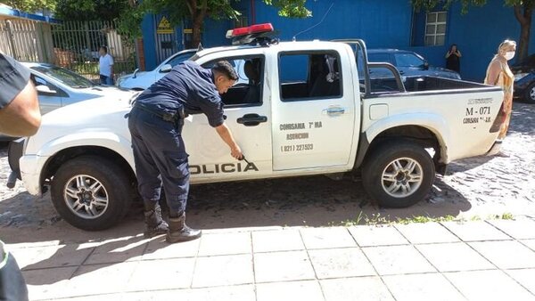 Policías y delincuentes se enfrentan a tiros tras asalto en Asunción - Radio Imperio