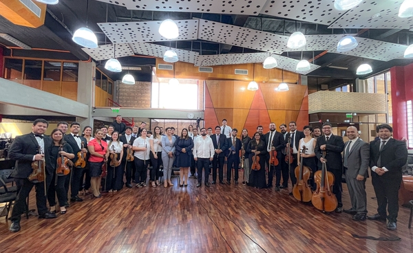 Asume nueva directora con el compromiso de potenciar la Orquesta Sinfónica del Paraguay - .::Agencia IP::.