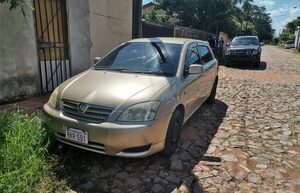 Hallan abandonado el auto que presuntamente fue utilizado en asalto a distribuidora de combustibles - Megacadena — Últimas Noticias de Paraguay