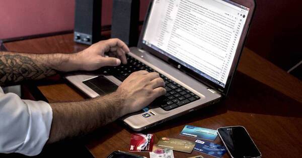 La Nación / Delitos Informáticos reitera que bancos no solicitan actualización de datos a usuarios