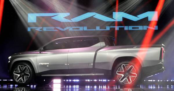 La Nación / Stellantis muestra prototipo de su camioneta eléctrica RAM