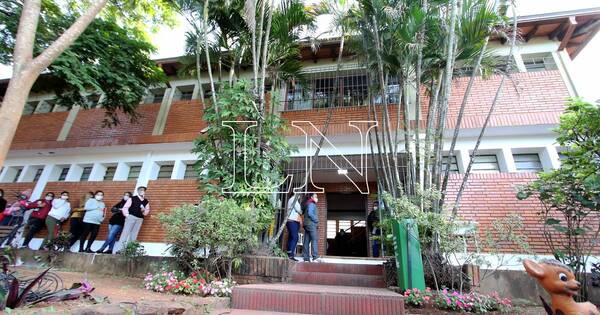 La Nación / Villa Elisa: mujer murió tras una cesárea y sus familiares denuncian negligencia
