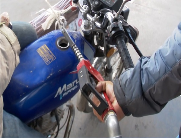 Emblemas no descartan aumento del Diesel - Unicanal