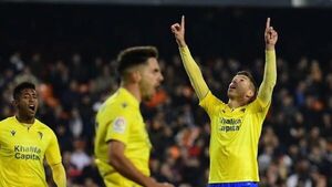 Cádiz de Santiago Arzamendia derrota al Valencia
