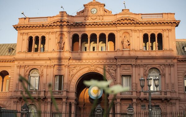 Evacuaron la Casa Rosada debido a una supuesta amenaza de bomba - Megacadena — Últimas Noticias de Paraguay