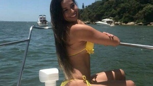 Conductora de TV festeja sus 41 años pelando cuerazo