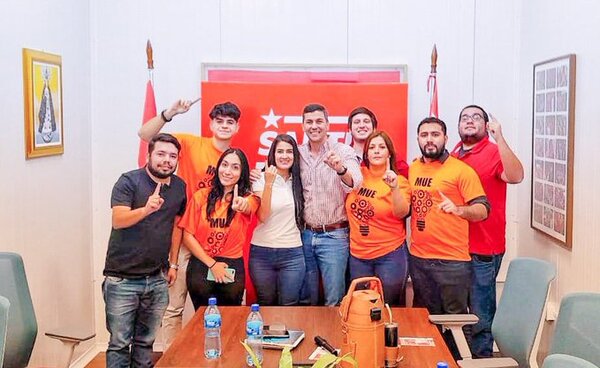 Peña se reúne con jóvenes del movimiento estudiantil - ADN Digital