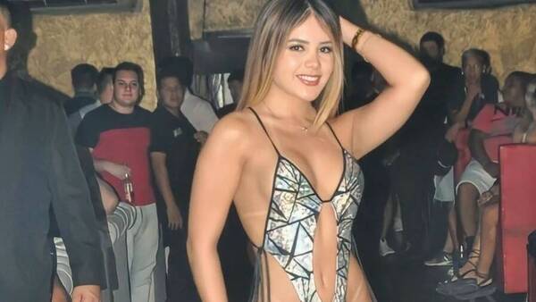 ¡Noche explosiva! El primer desfile del año de la Miss Bombonazo