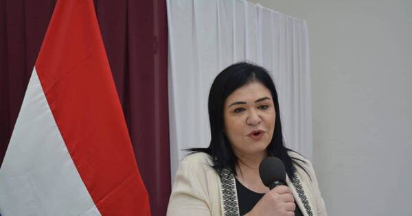La Nación / Ada Vera Rojas fue electa primera decana de Facso