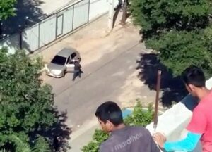 Maleantes se abren paso a tiros tras asaltar distribuidora de carburantes - Nacionales - ABC Color