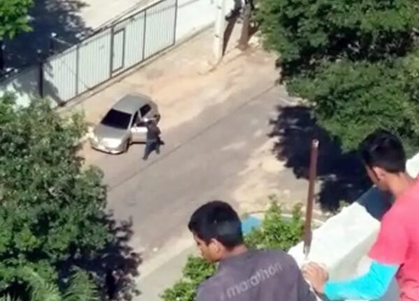 Maleantes se abren paso a tiros tras asaltar distribuidora de carburantes - Nacionales - ABC Color