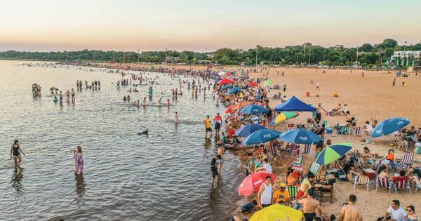La Nación / Encarnación: la capital del verano que enamora a propios y extraños