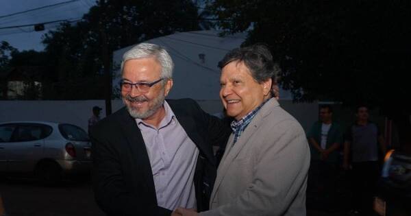 La Nación / Candidatura de Acevedo sigue firme hasta abril