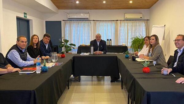 Efraín y Euclides pulsean por cerca de 300 mil votos que genera Lugo