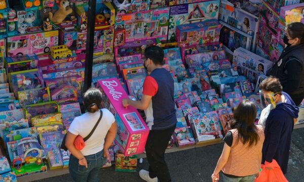 Vendió juguetes con promo para ‘mamis luchonas’: “Descuentos sin nos muestran su chat peleando con el papá de la bendi”