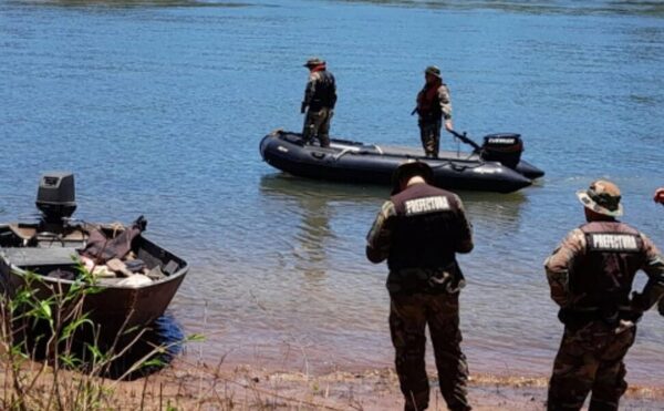 Continúa la búsqueda de niños arrojados al río por su sy tavyrai