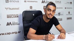 Ronaldo Martínez fue presentado en el fútbol argentino