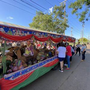 LOS REYES MAGOS PASARON POR LA CIUDAD DE CARMEN DEL PARANÁ  - Itapúa Noticias