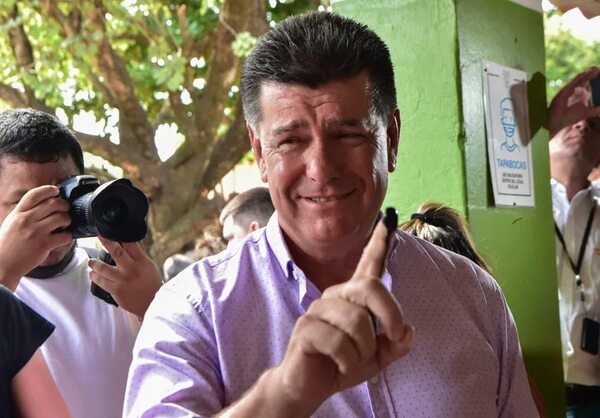 “El gran problema de la oposición es Efraín Alegre”, dice dirigente liberal - Política - ABC Color