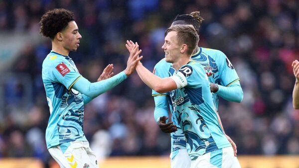Leicester y Southampton avanzan en la FA Cup