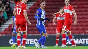 Mac Allister golea con Brighton; Forest y Bournemouth, eliminados