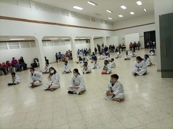 Artes marciales, una opción para aprender en estas vacaciones en Ayolas - Nacionales - ABC Color