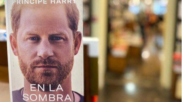 Príncipe Harry dice que mató a 25 personas en Afganistán, los talibanes responden