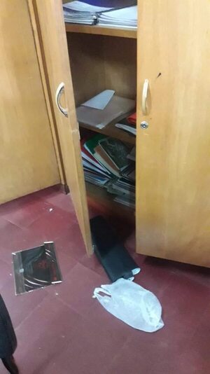 Roban notebooks en institución educativa de San Ignacio, Misiones - Nacionales - ABC Color
