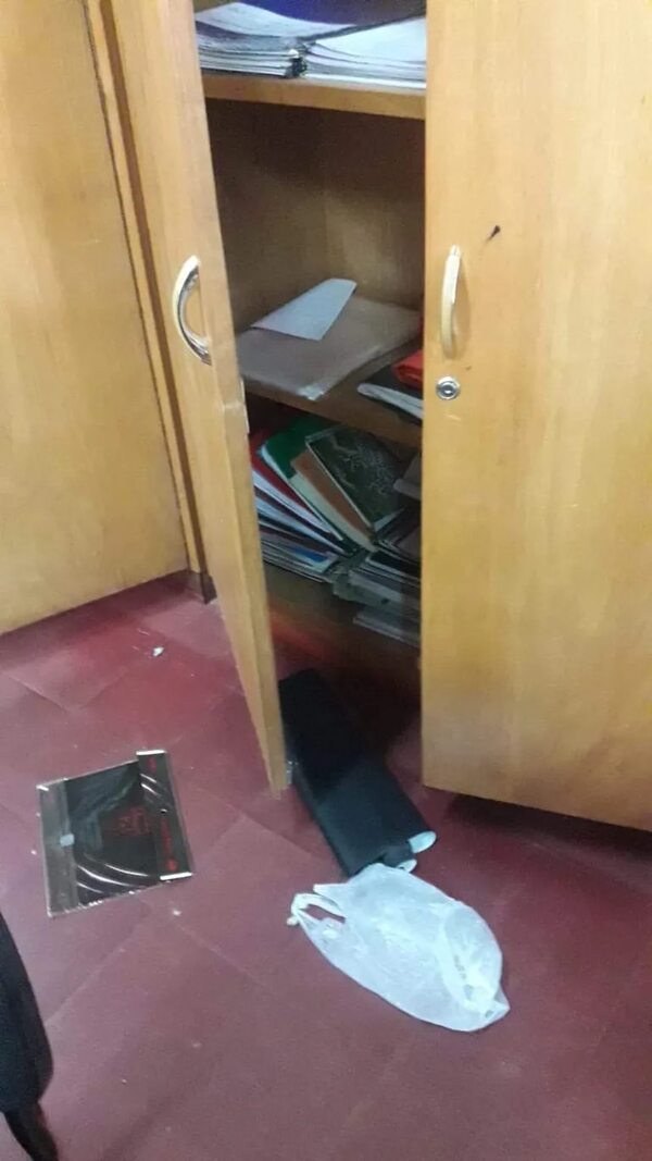 Roban notebooks en institución educativa de San Ignacio, Misiones - Nacionales - ABC Color