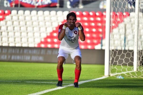 Cerro Porteño baja a Luqueño y se acerca al líder