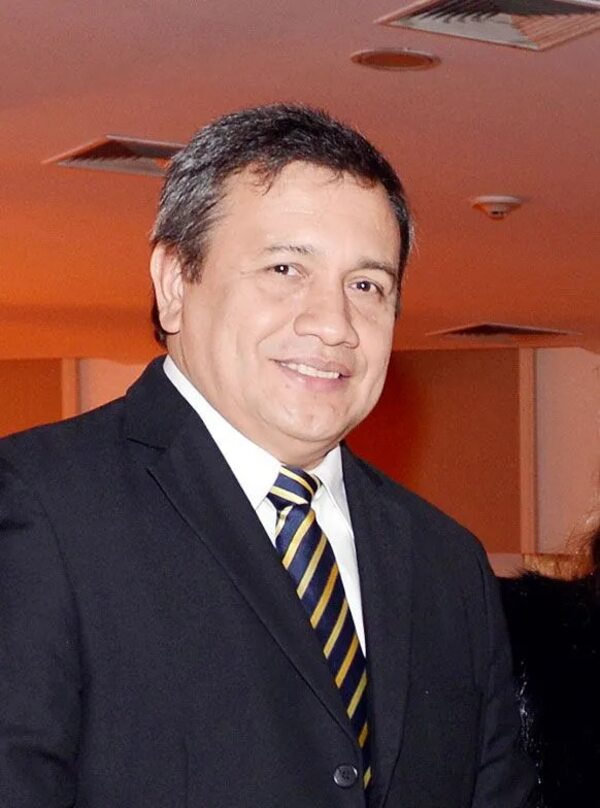 Cámara confirma millonaria regulación para perito contra Colegio de Escribanos - Nacionales - ABC Color