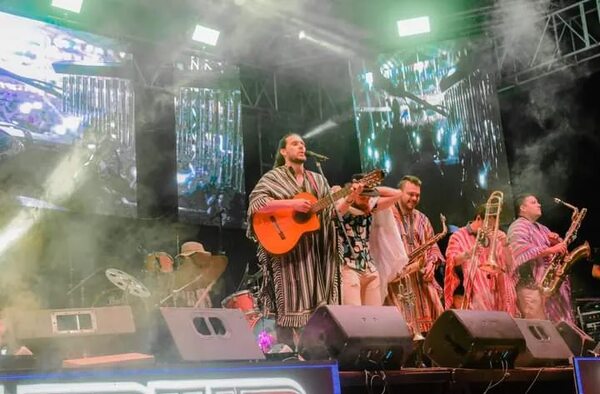 Vibrante Festival del Poncho Para’i 60 Listas en Piribebuy - Música - ABC Color