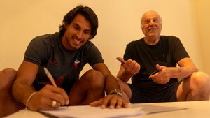 Jorge 'Conejo' Benítez ya fue presentado en su nuevo equipo del fútbol argentino