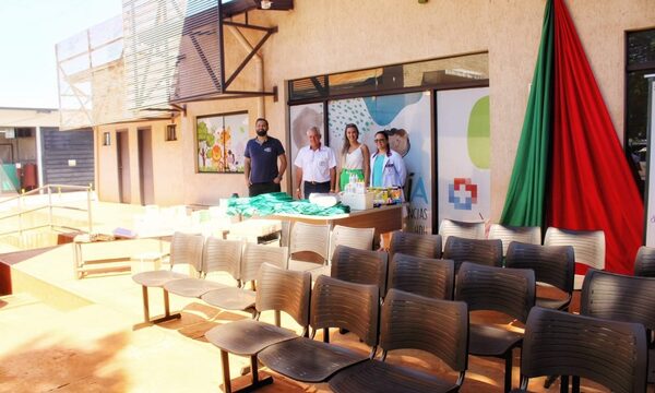 Entregan insumos y mobiliarios al hospital de Hernandarias