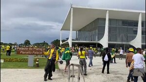 Brasil: Manifestantes intentan invadir el Palacio del Planalto