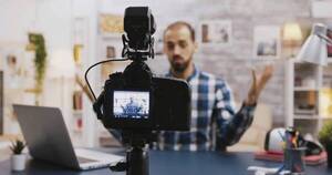 La Nación / Francia: lanzan consulta pública para regular a los influencers