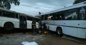 La Nación / Choque de autobuses deja 40 muertos en Senegal