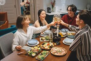 ¿Te excediste en las fiestas y vacaciones?: dejar de comer no es la solución