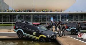 La Nación / Brasil: policía retoma sede del Congreso y detiene a 150 bolsonaristas
