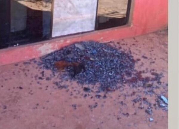 Delincuentes irrumpen en una peluquería y se llevan vehículo del propietario - Radio Imperio