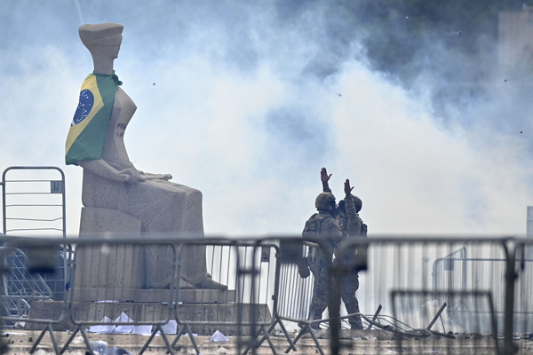 Caos y destrucción: el paso de la horda bolsonarista en Brasilia - MarketData