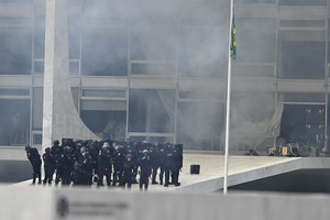 La Policía recupera el control del Congreso, Presidencia y Supremo de Brasil - MarketData