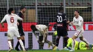 Roma rescata un empate de su visita al Milan
