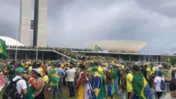 Manifestantes de derecha irrumpieron en el Congreso, Planalto y Corte Suprema en protesta contra Lula