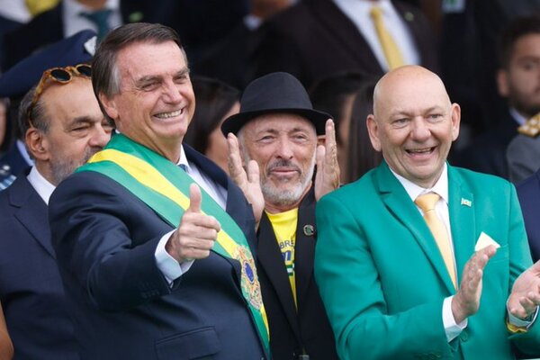 Diputado estadounidenses pide que Bolsonaro sea extraditado a Brasil